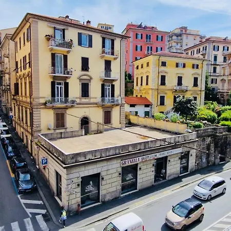 شقة La Casa Di Geo Stazione 5 Terre لا سبيتسْيا